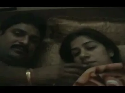ಶ್ಯಾಮಲೆ ಚಿಕ್ನ ರಸಭರಿತವಾದ ಕಂಟ್